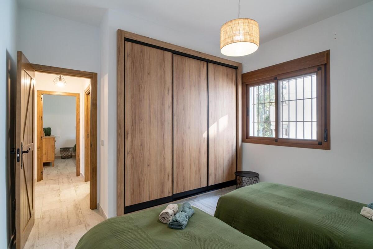 De Diseno Con Piscina Y Barbacoa Feriehus